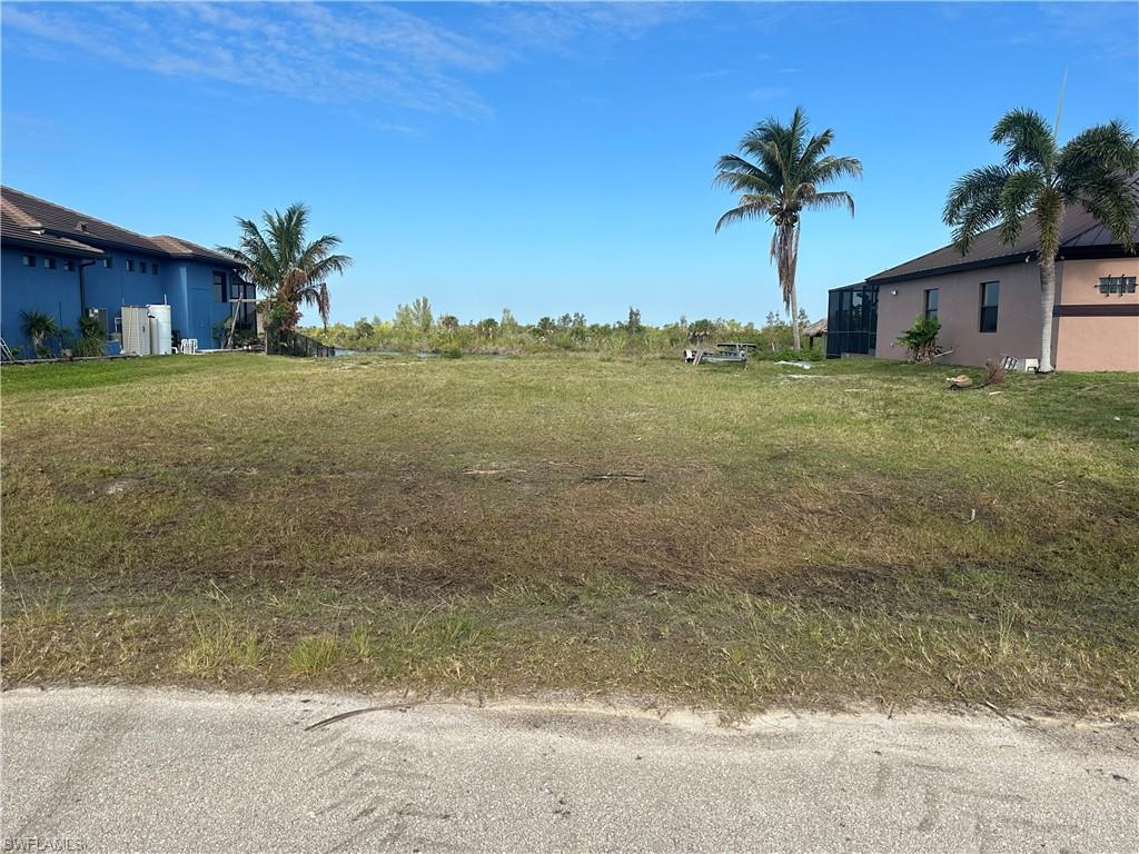 CAPE CORAL - Land