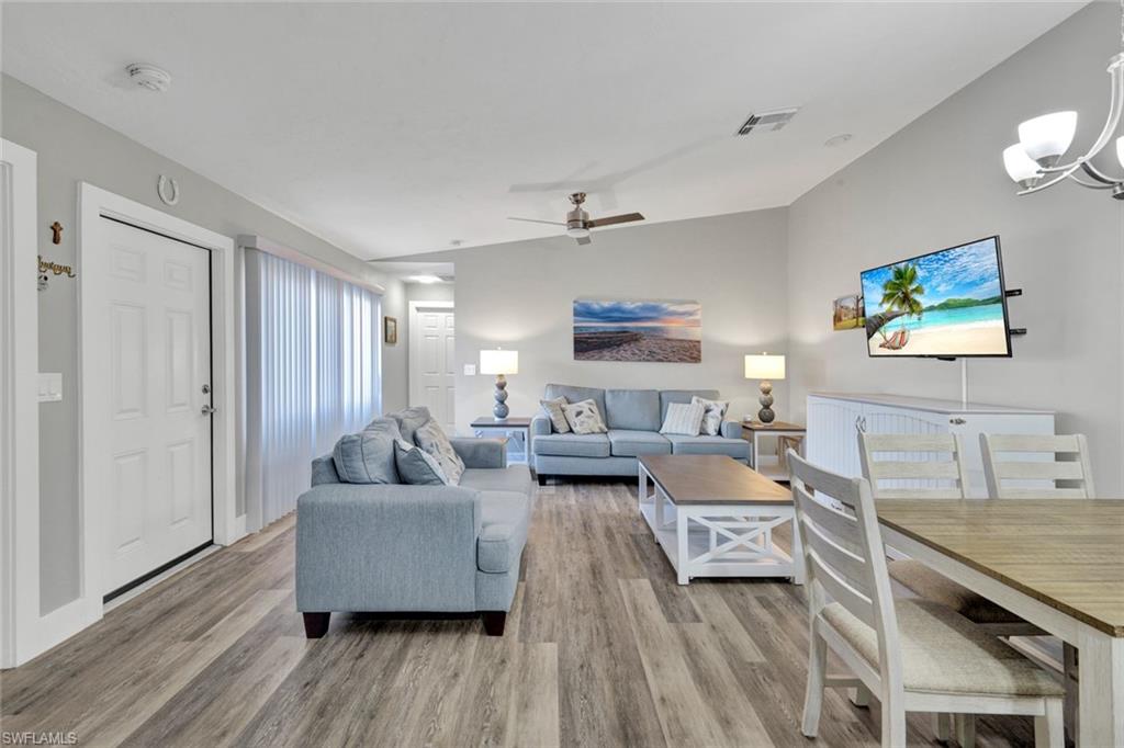 ROYAL WOODS - Residential