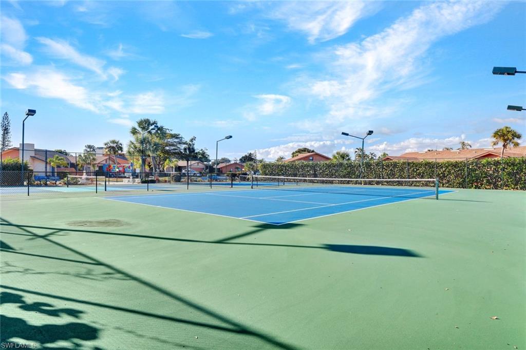 ROYAL WOODS - Residential