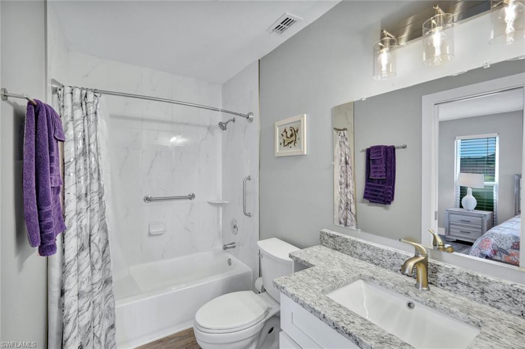 ROYAL WOODS - Residential