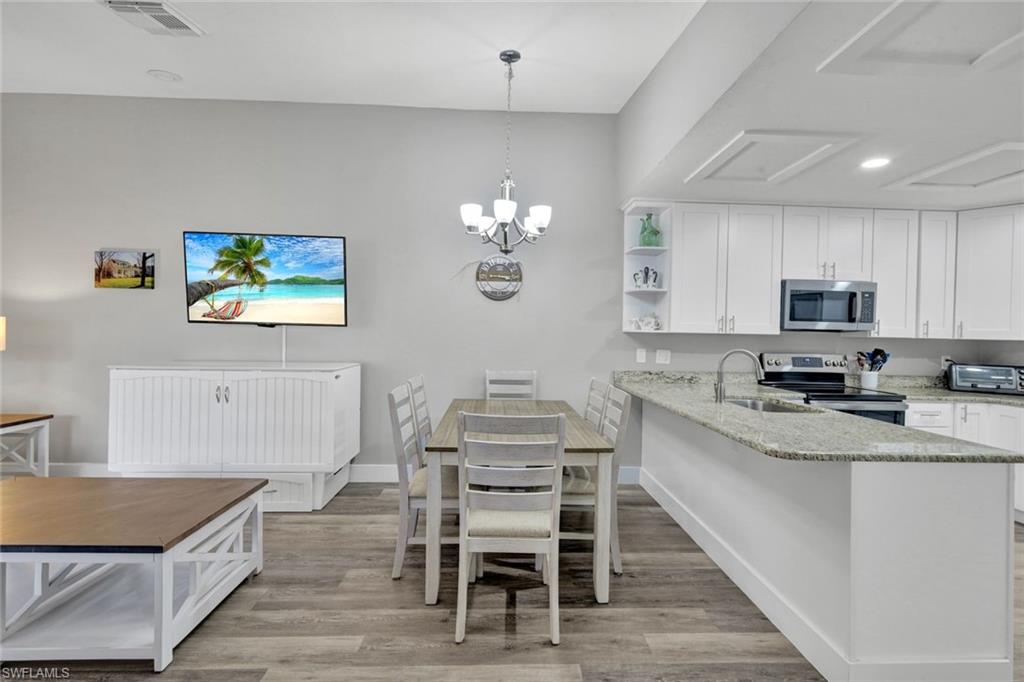 ROYAL WOODS - Residential