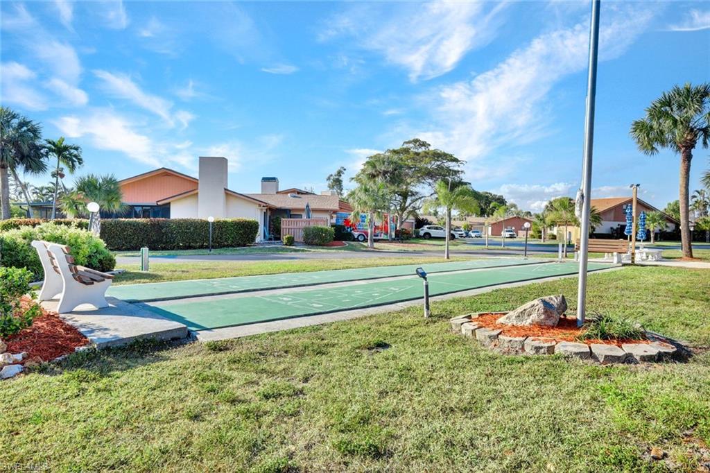 ROYAL WOODS - Residential