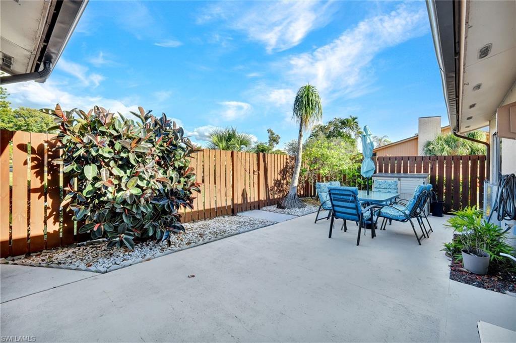 ROYAL WOODS - Residential