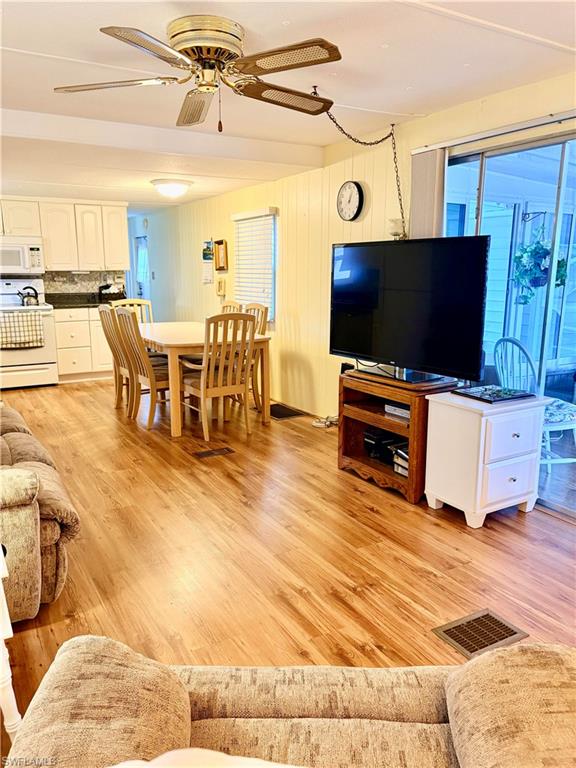 LAZY DAYS MOBILE VILLAGE - Residential