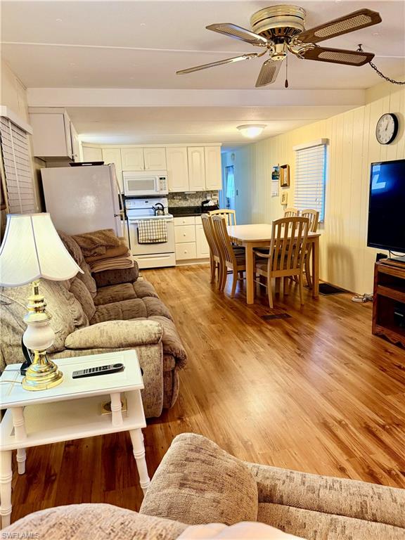 LAZY DAYS MOBILE VILLAGE - Residential