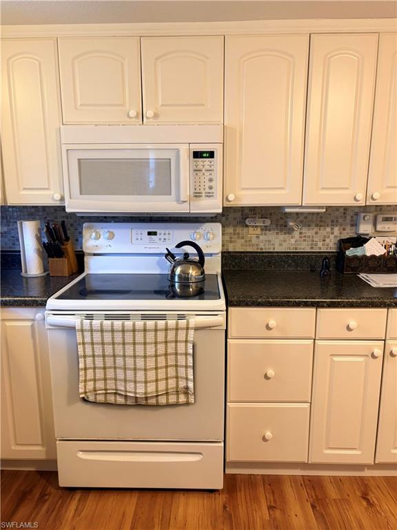 LAZY DAYS MOBILE VILLAGE - Residential