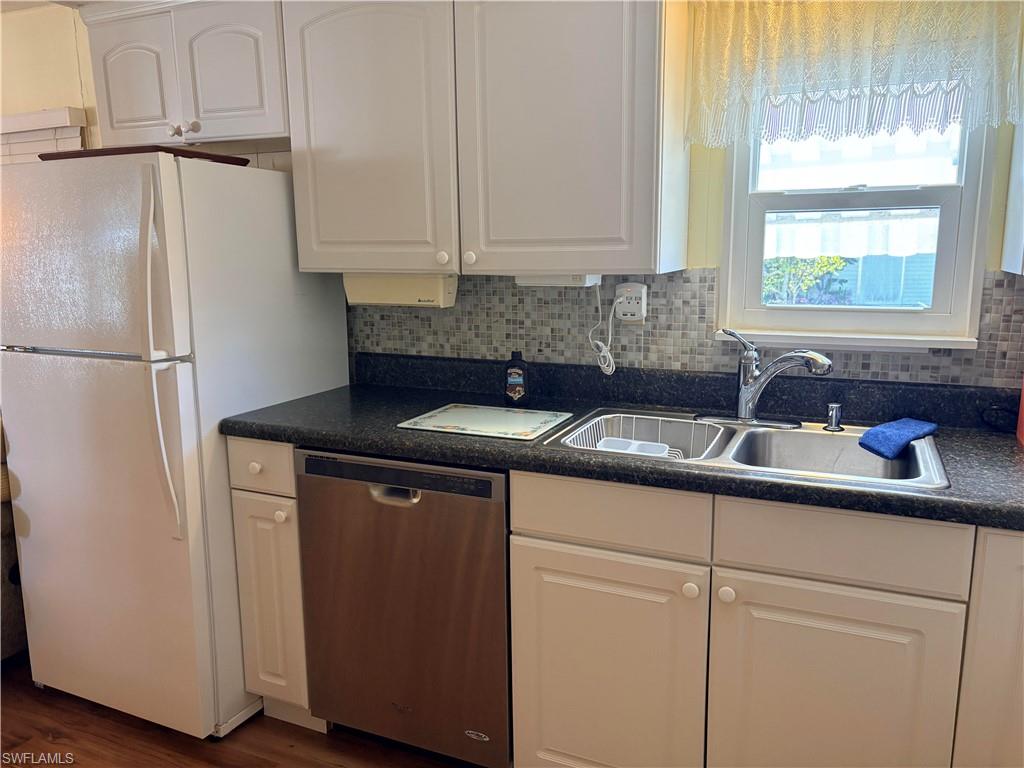 LAZY DAYS MOBILE VILLAGE - Residential