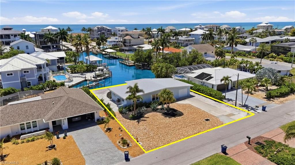 LAGUNA SHORES - Residential