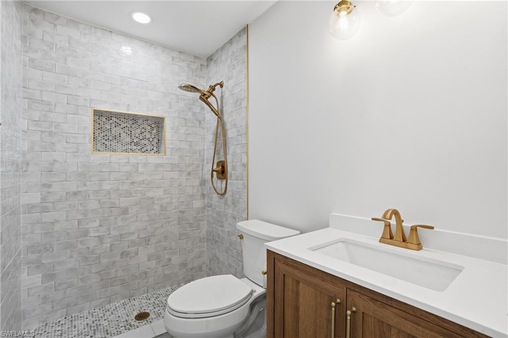 LAGUNA SHORES - Residential