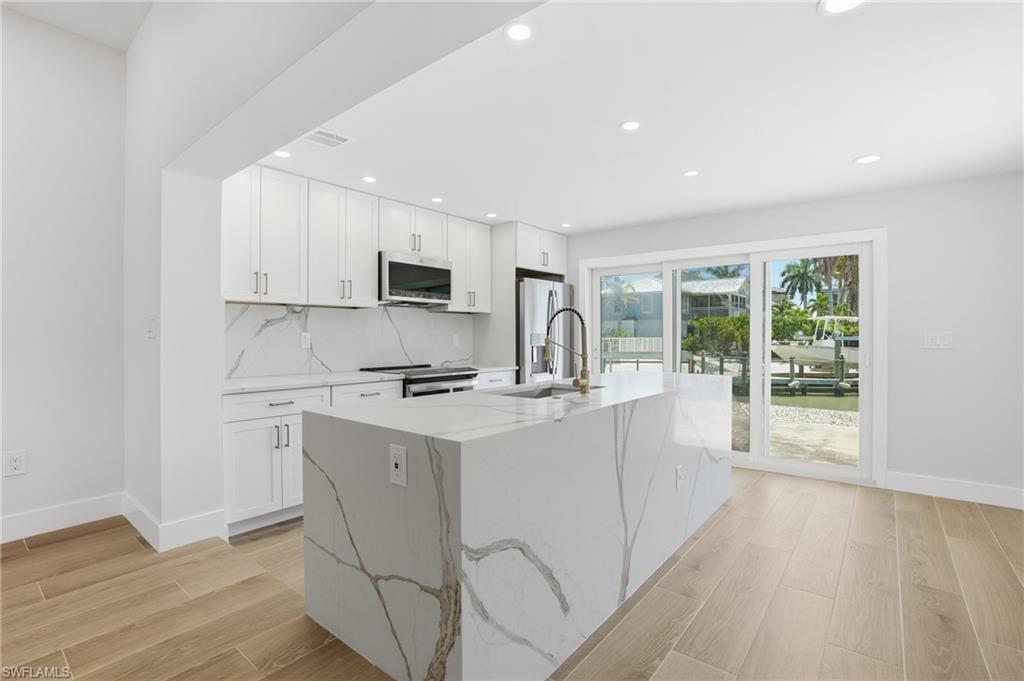 LAGUNA SHORES - Residential