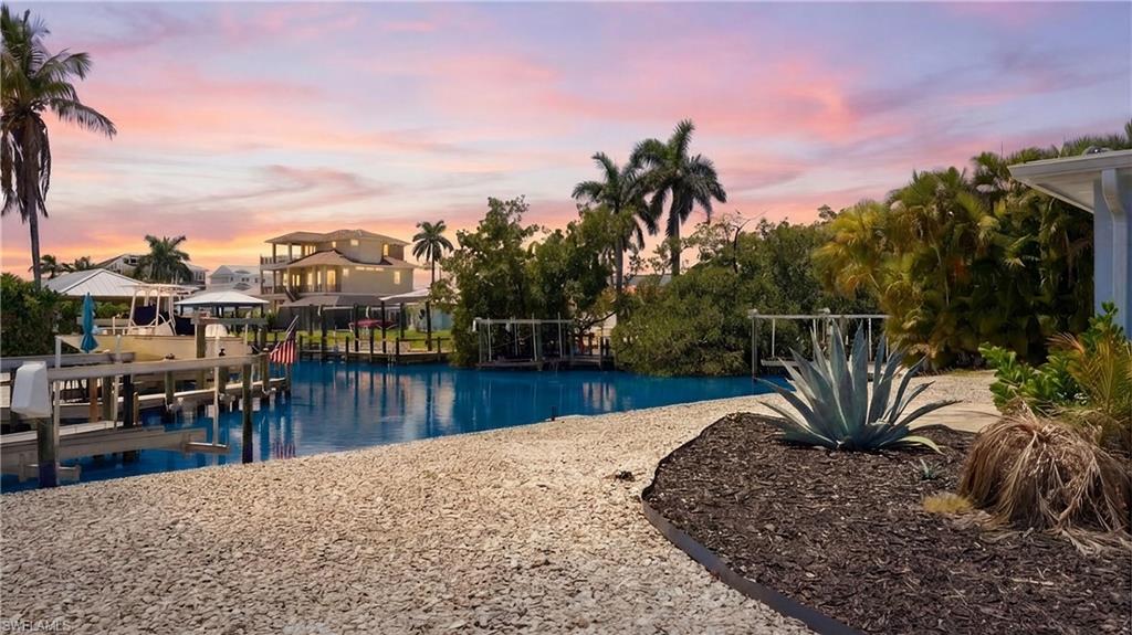 LAGUNA SHORES - Residential