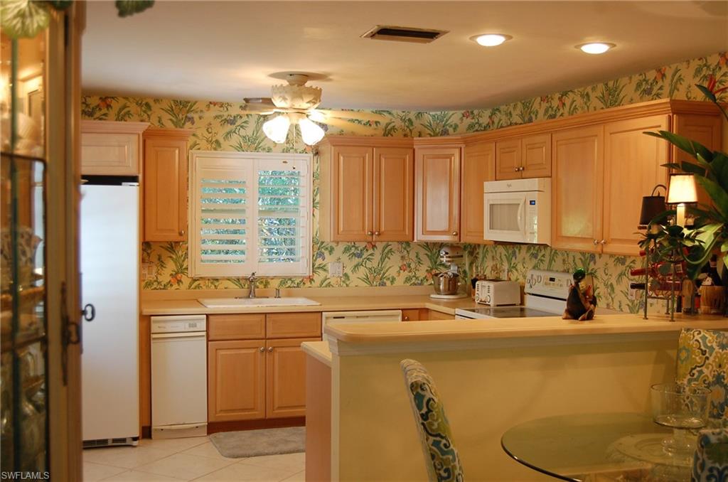 SANIBEL BAYOUS - Residential