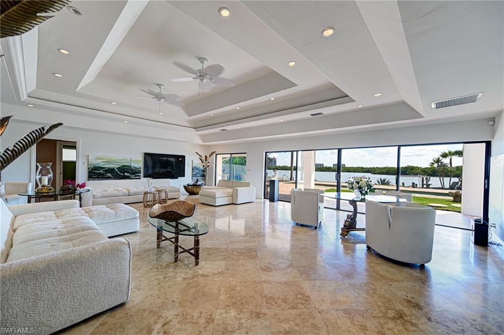 CAROLANDS - Residential