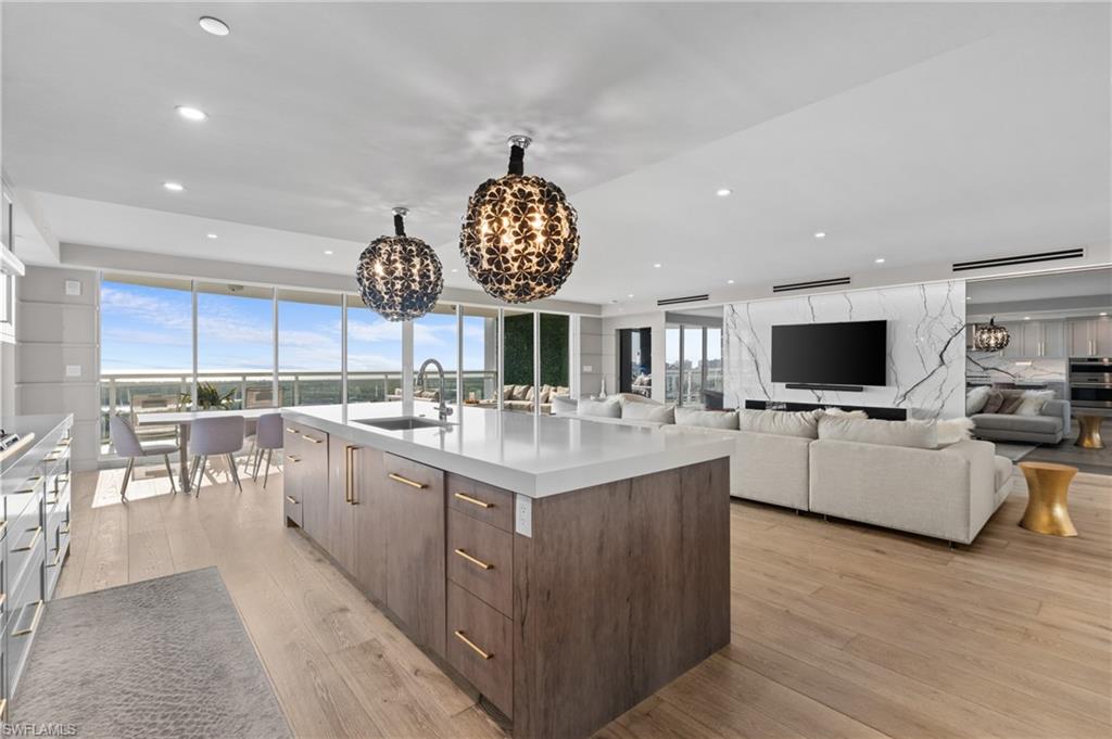 KALEA BAY TOWER 200 - Residential