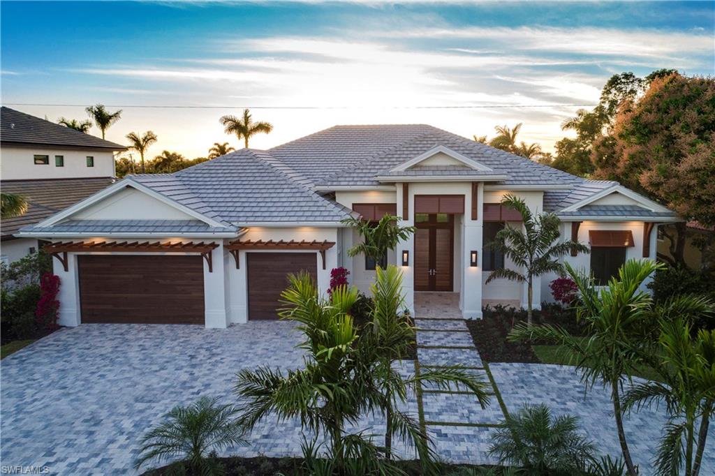 MOORINGS - Residential