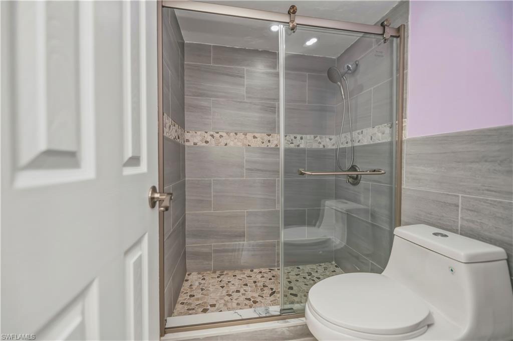 RIVERSIDE CLUB - Residential Lease