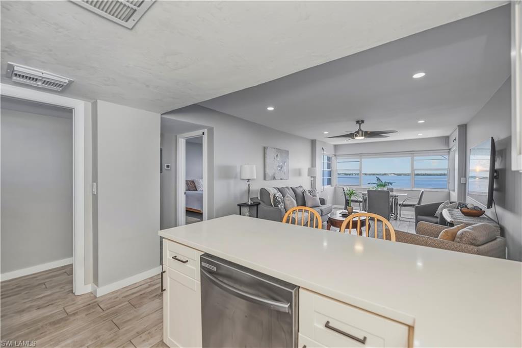 RIVERSIDE CLUB - Residential Lease