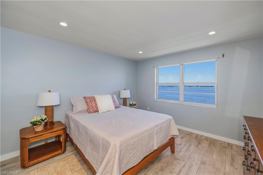 RIVERSIDE CLUB - Residential Lease