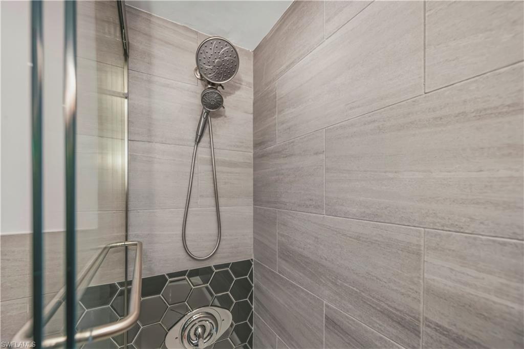 RIVERSIDE CLUB - Residential Lease