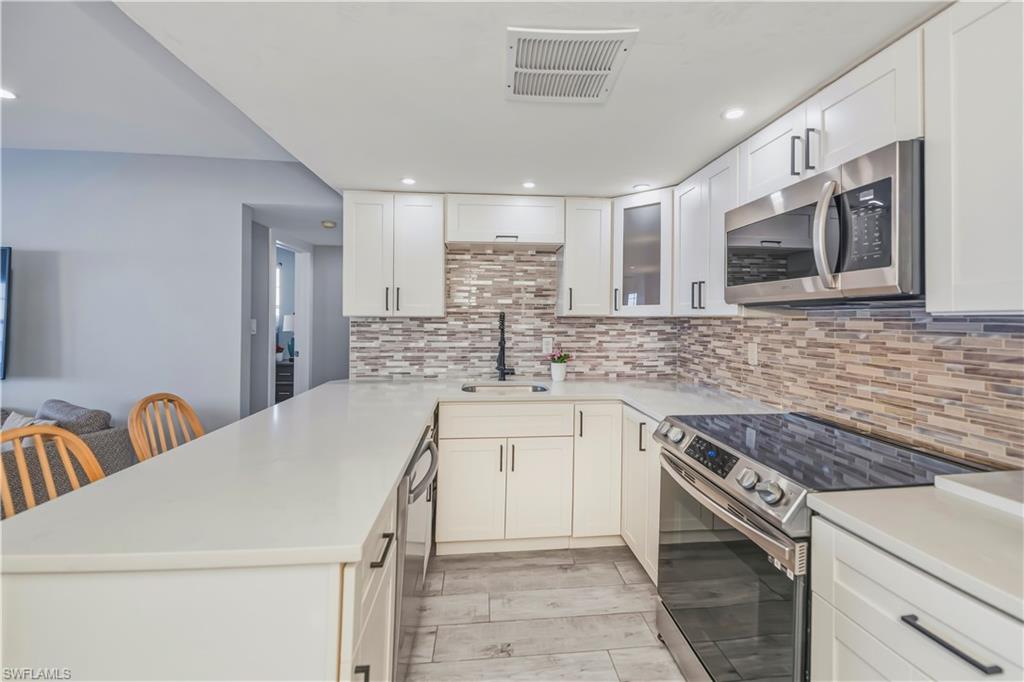 RIVERSIDE CLUB - Residential Lease