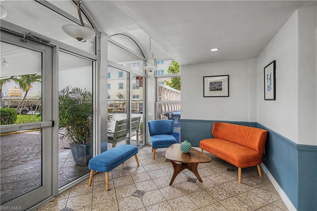 RIVERSIDE CLUB - Residential Lease