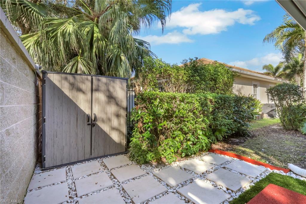 BANYAN WOODS - Residential