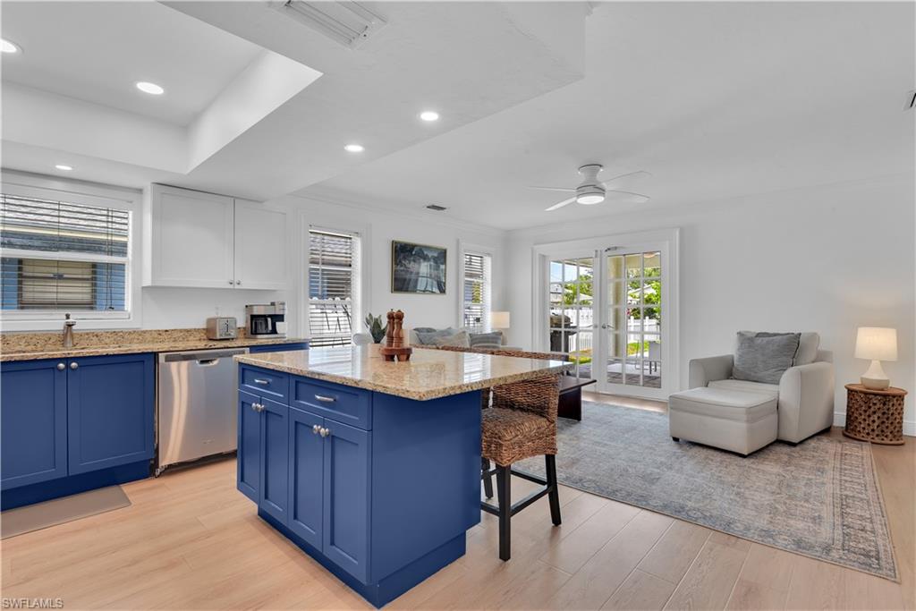 NAPLES PARK - Residential