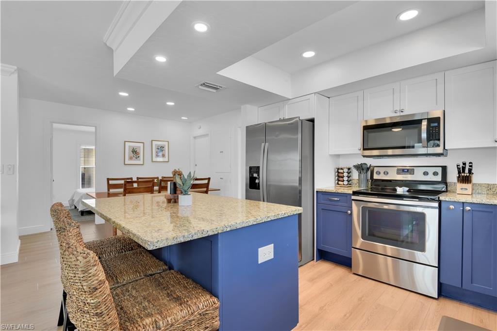 NAPLES PARK - Residential