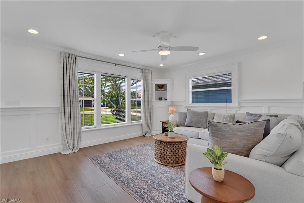 NAPLES PARK - Residential