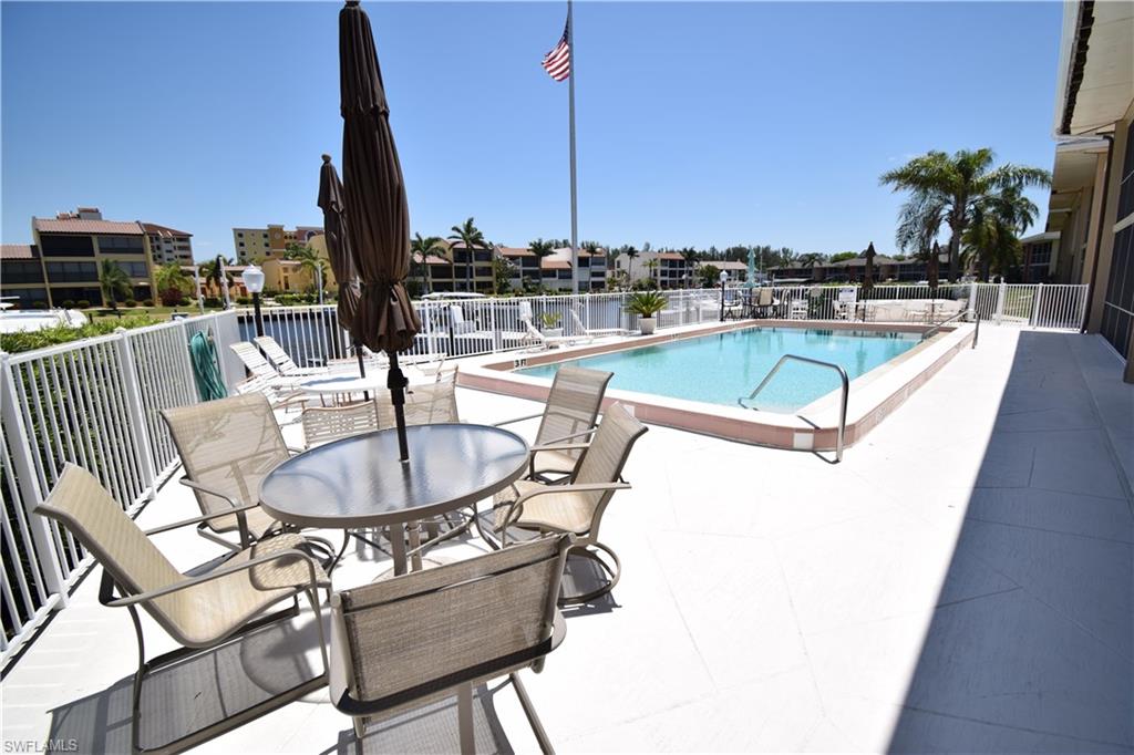 CORAL REEF CONDO - Residential