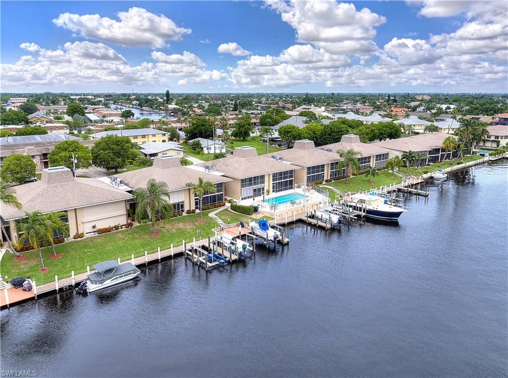 CORAL REEF CONDO - Residential