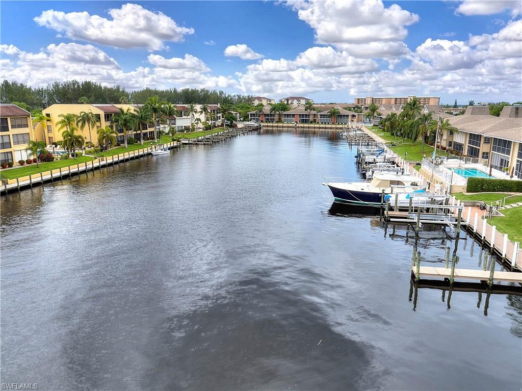 CORAL REEF CONDO - Residential