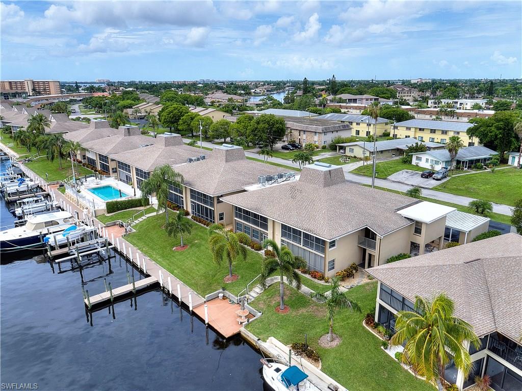 CORAL REEF CONDO - Residential