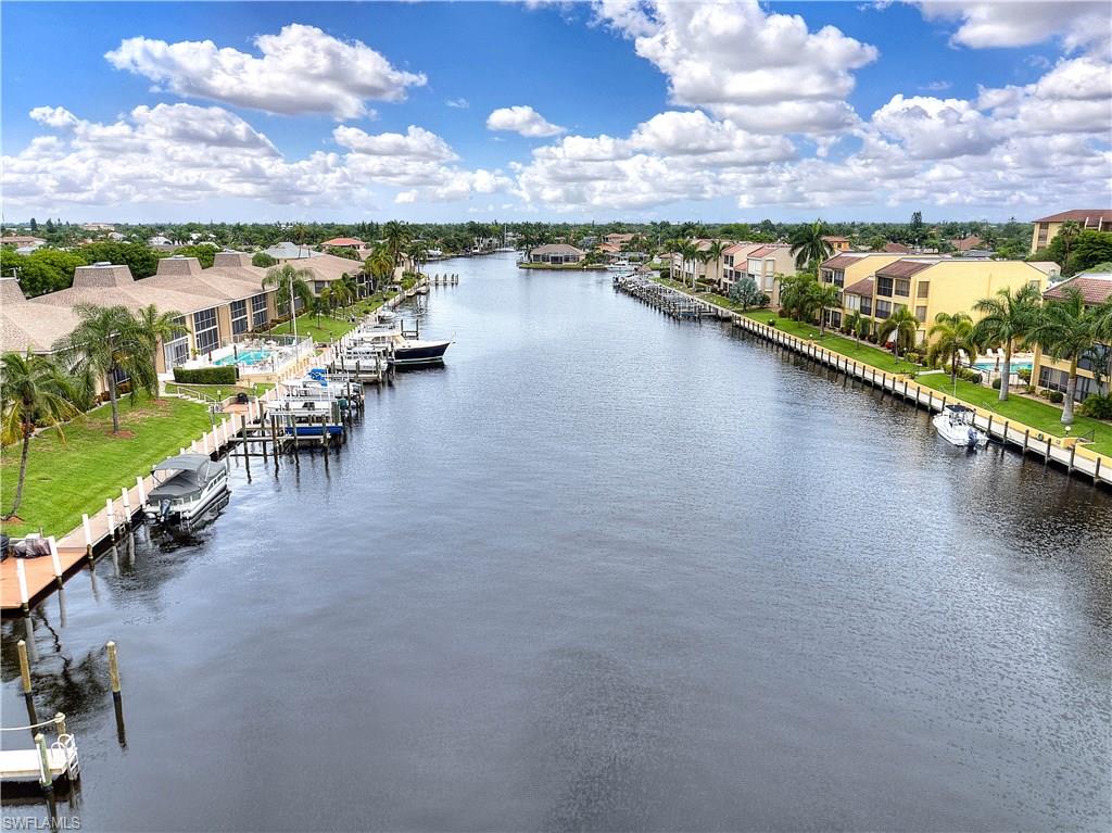 CORAL REEF CONDO - Residential