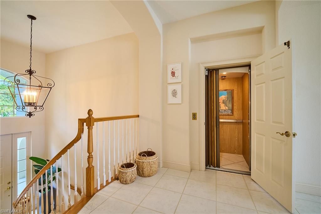 LANCASTER SQUARE - Residential