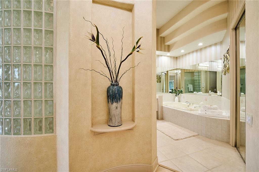 LANCASTER SQUARE - Residential