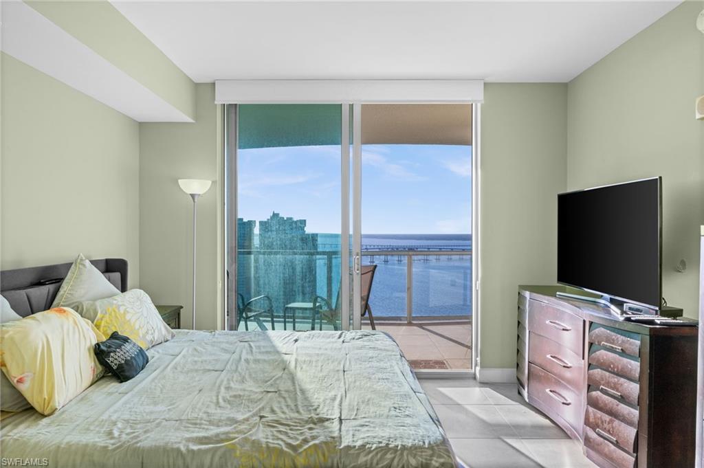 3000 Oasis Grand BLVD 2702