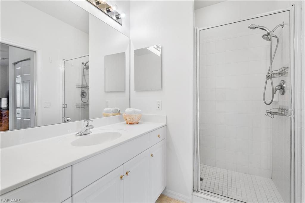 BRITANNIA III - Residential