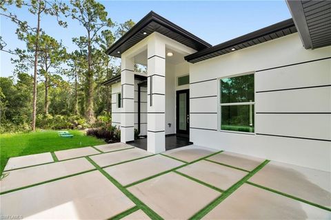 1021 Moore AVE LEHIGH ACRES FL 33972