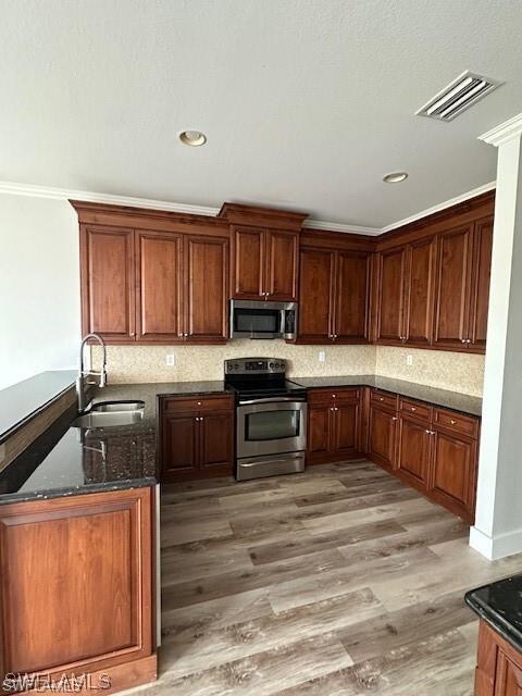 BOTANICA LAKES - Residential Lease