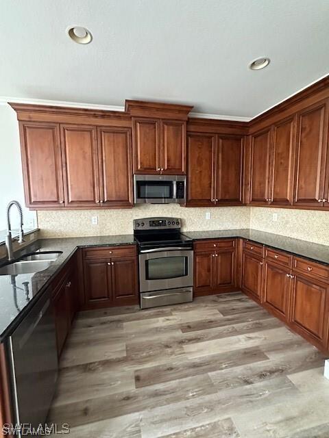 BOTANICA LAKES - Residential Lease