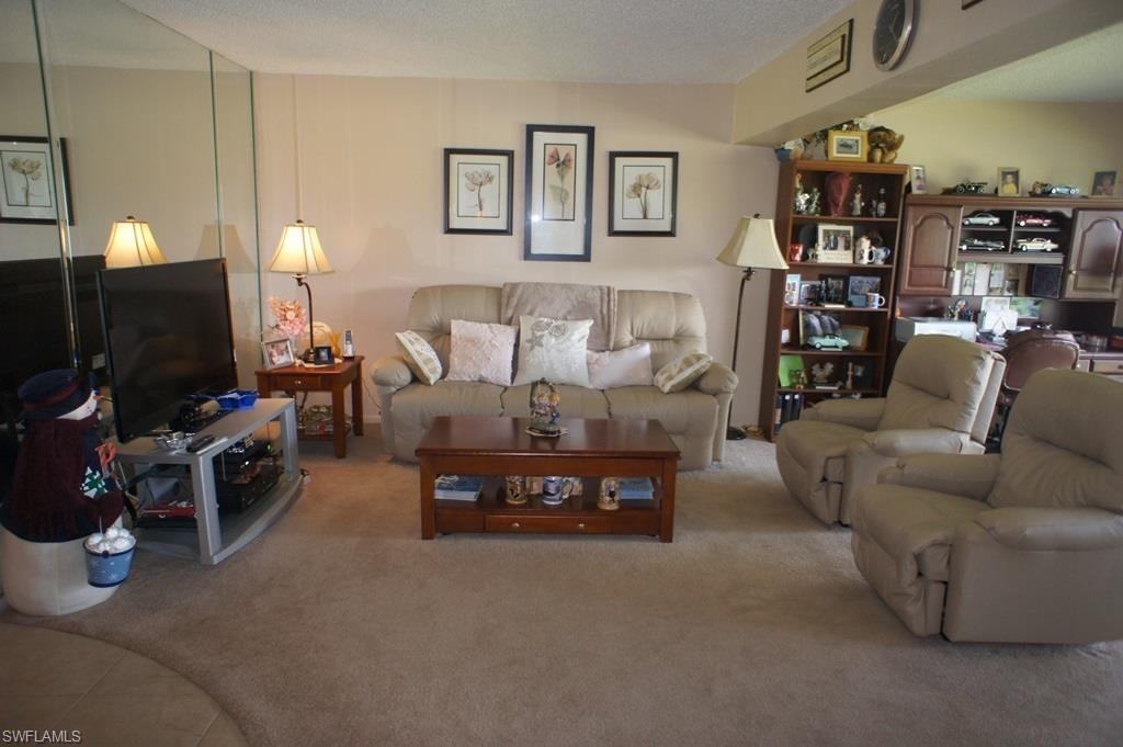 SEVEN LAKES - Residential