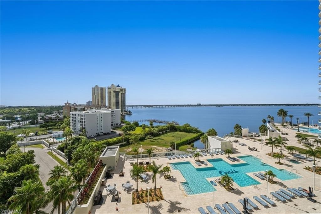 3000 Oasis Grand BLVD 901