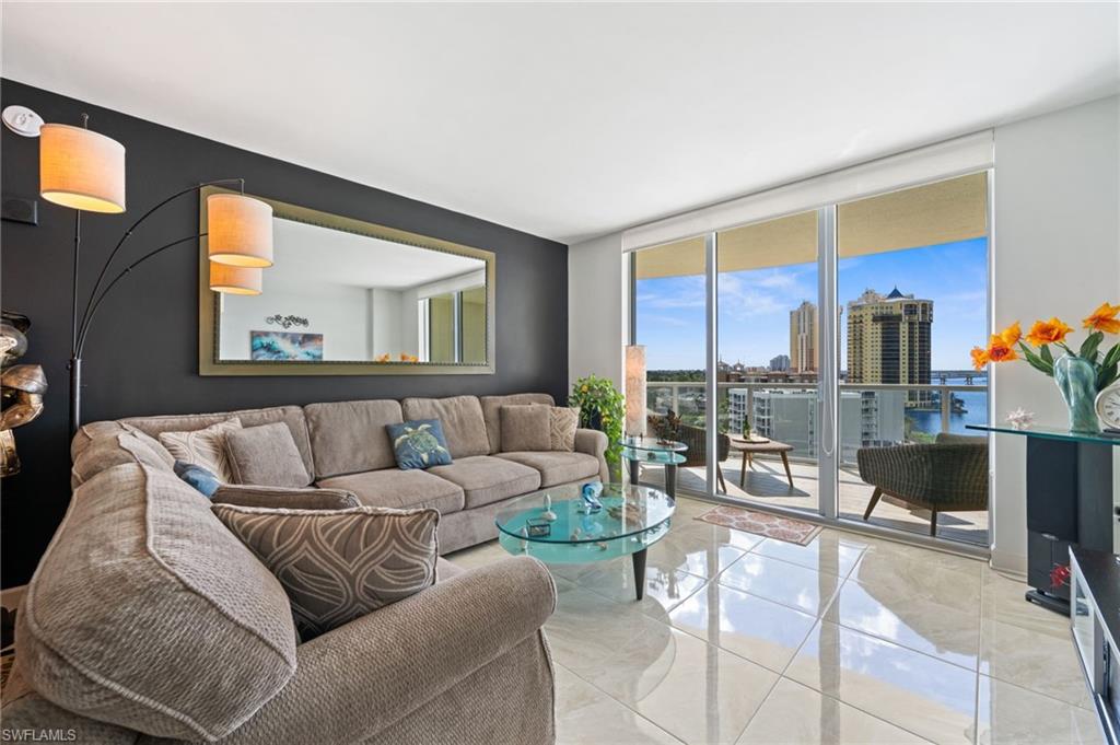 3000 Oasis Grand BLVD 901