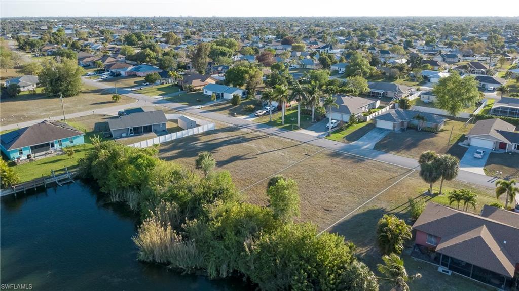CAPE CORAL - Land