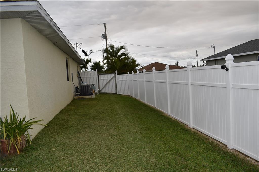 CAPE CORAL - Residential