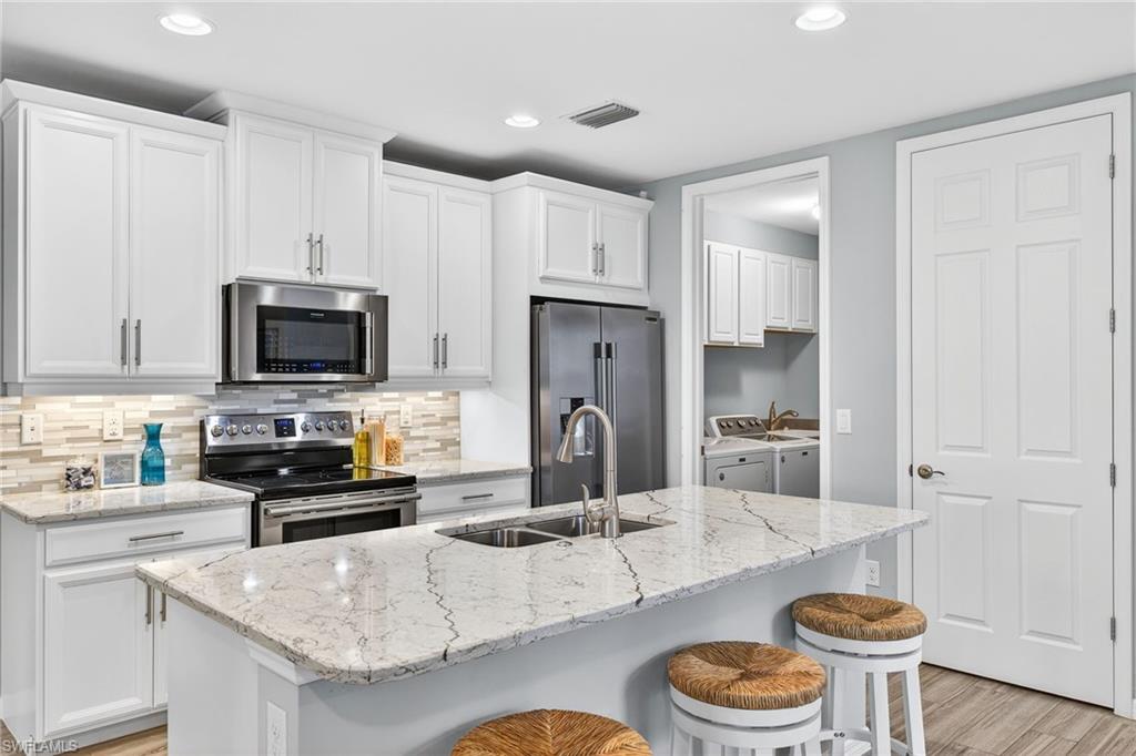 CORAL HARBOR - Residential