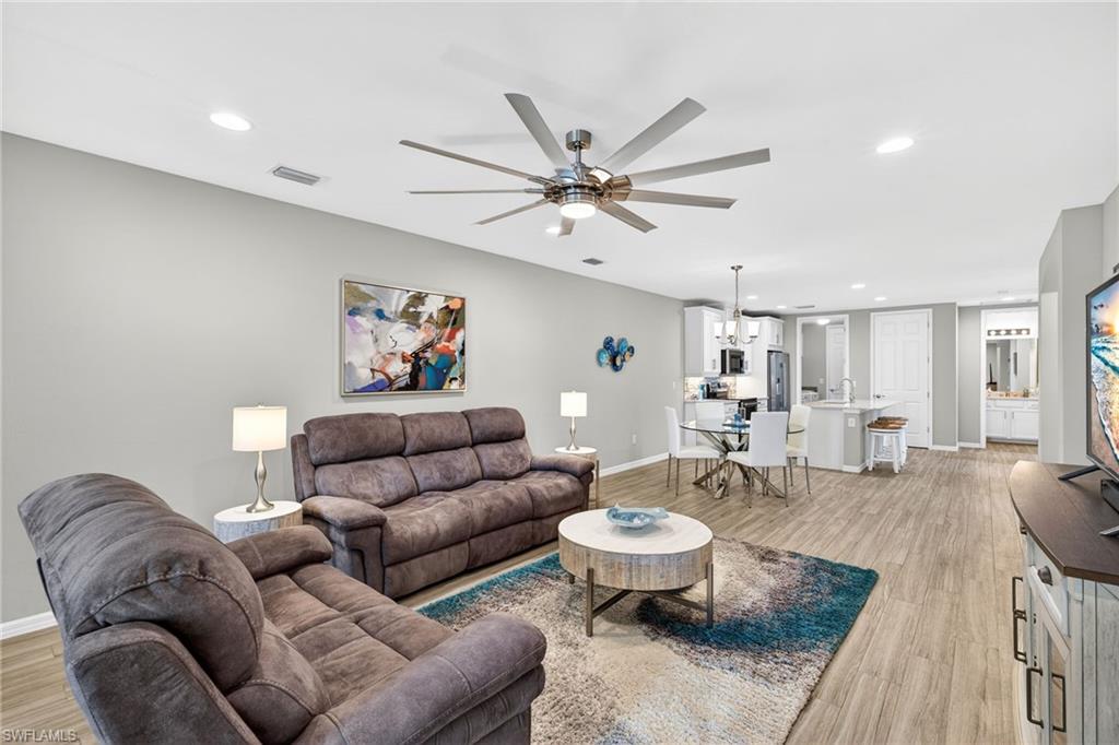 CORAL HARBOR - Residential