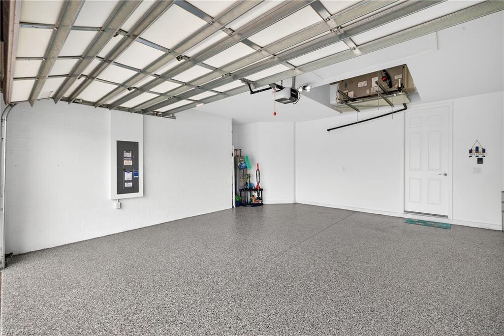 CORAL HARBOR - Residential