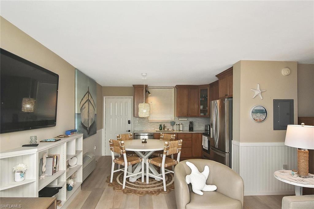 BEACH AND TENNIS CLUB - Residential